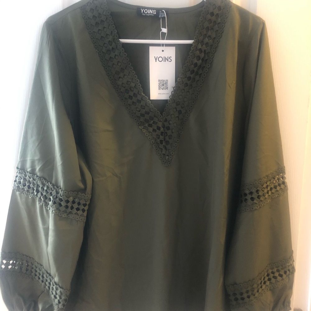 Blouse - Picture 2 of 3